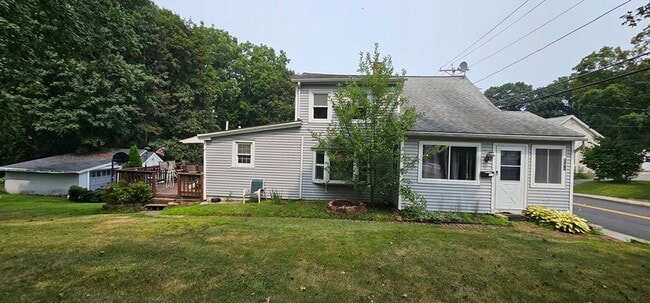 Primary Photo - 224 Mechanic St