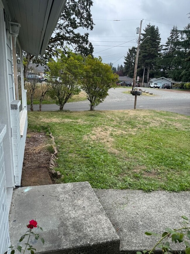 Building Photo - Charming 2-Bedroom Lakewood Duplex with Carport