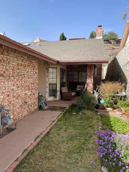 Building Photo - 5761 Lawndale Dr