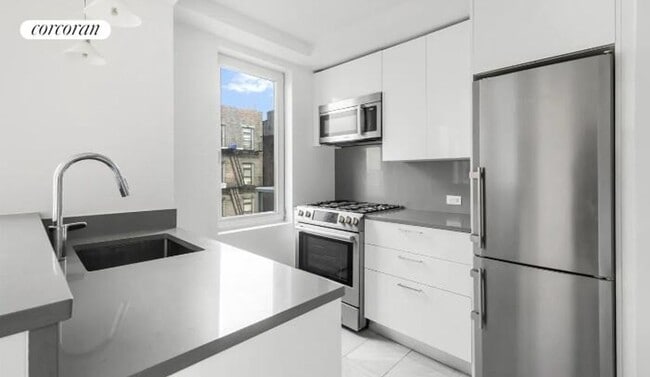 Building Photo - 111 E 115th St