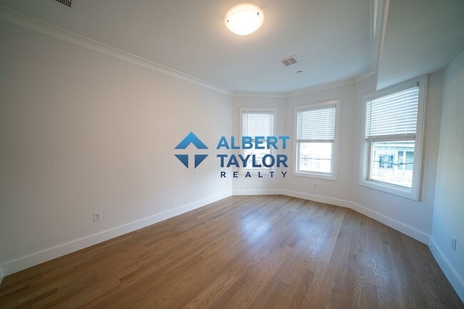 Building Photo - 37 Calumet St