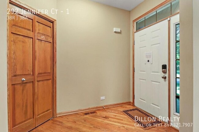 Building Photo - 292 Jennifer Ct