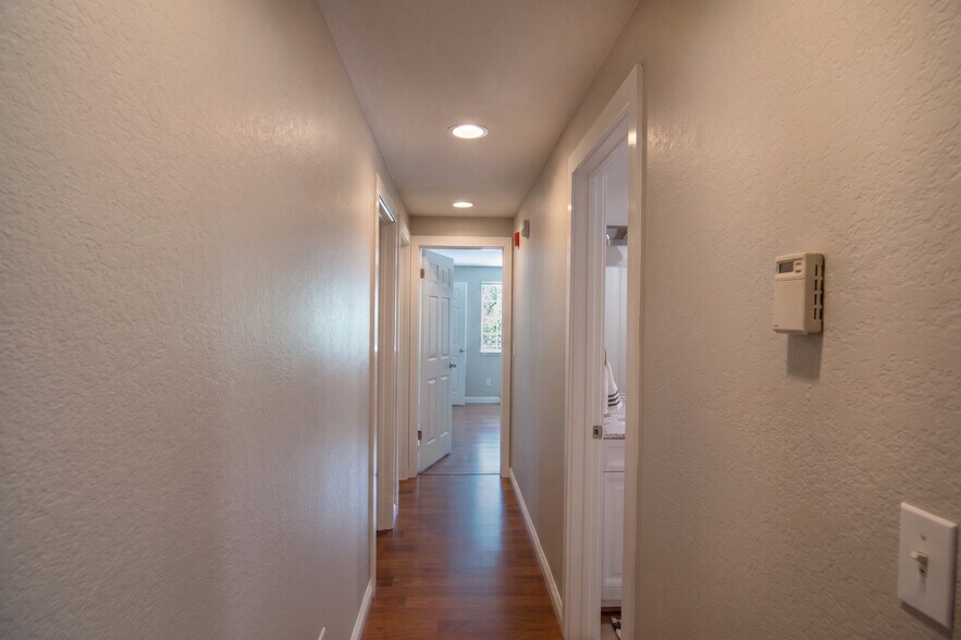 Building Photo - 16817 Larch Way