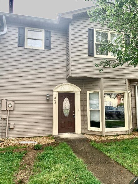 Primary Photo - 802 Hillsboro Ln