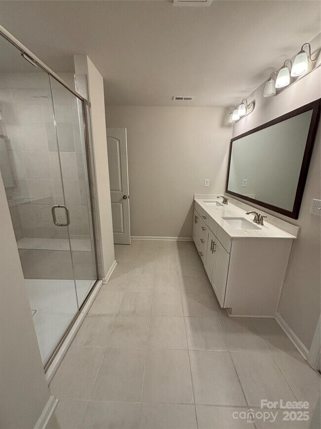 Building Photo - 414 Sagecroft Ln