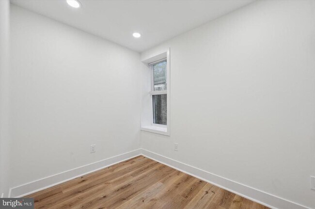 Building Photo - 1145 S 15th St