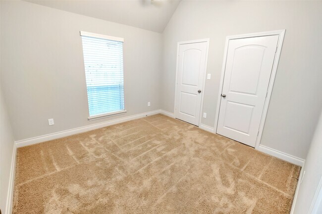 Building Photo - 2911 River Flower Ln