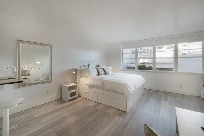 Building Photo - 100 Lincoln Rd