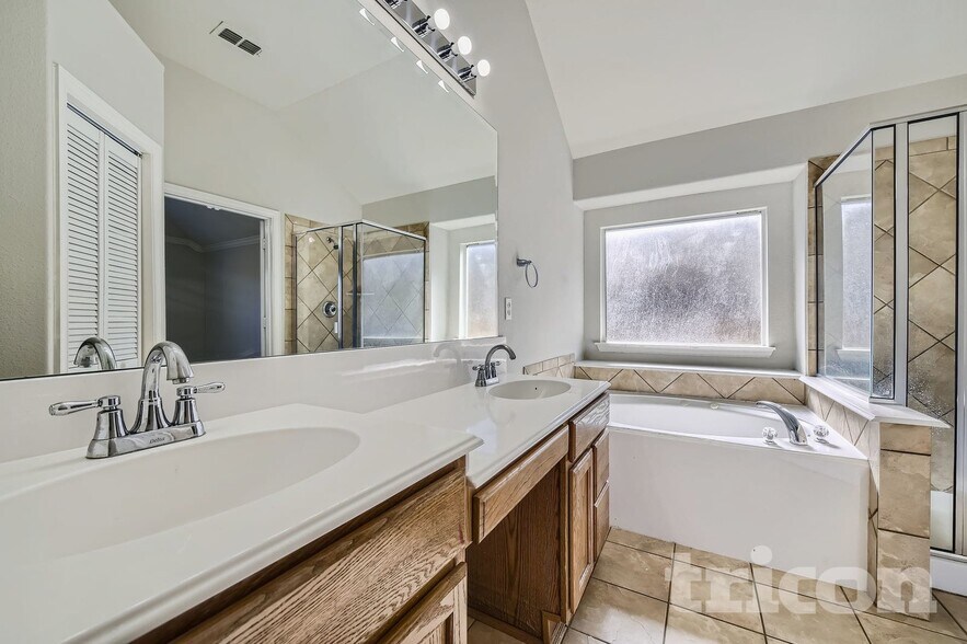 Building Photo - 2615 Hardwood Trail