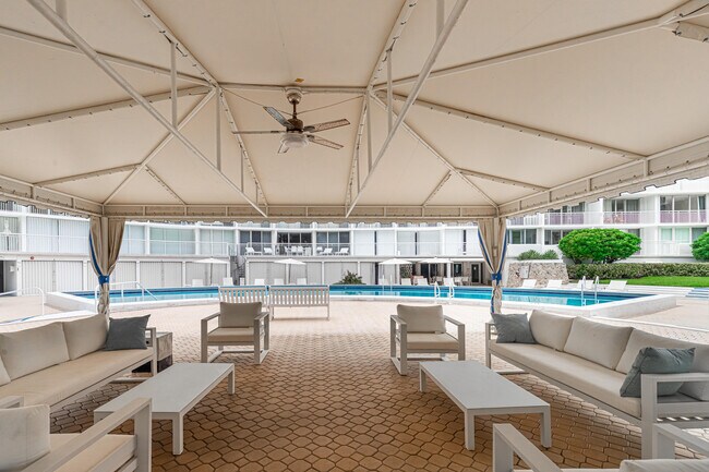 Building Photo - 2780 S Ocean Blvd