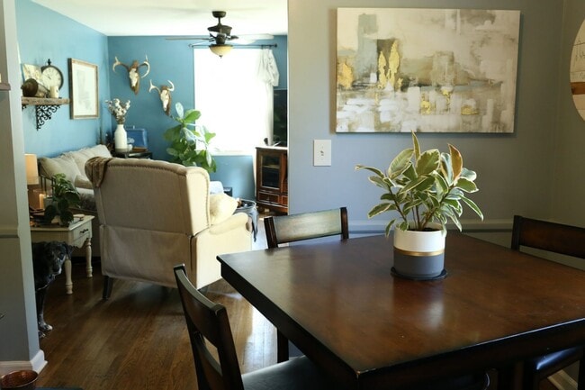 Building Photo - Awesome Cottage in the Heart of Inglewood/...