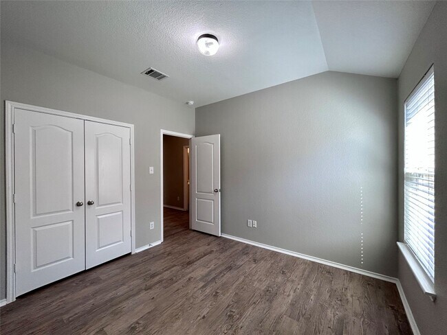 Building Photo - 2037 Rachel Ln
