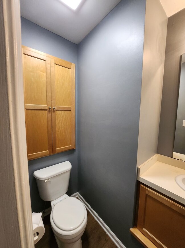 Building Photo - Cute duplex in Belmont-