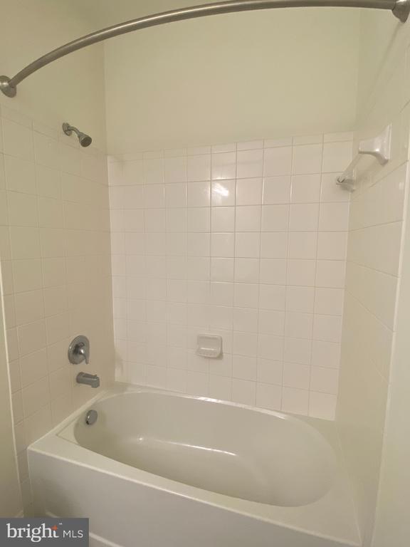 Building Photo - 1812 Main St