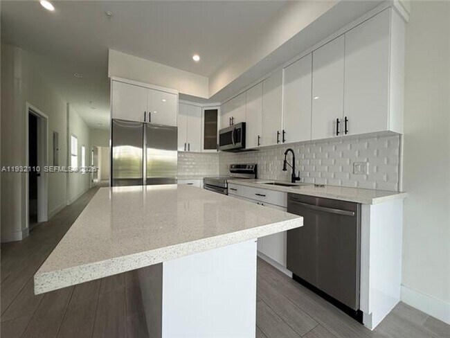 Building Photo - 1786 SW 9th St