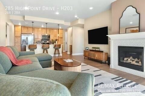 Building Photo - 285 High Point Dr