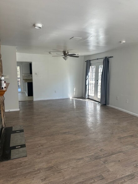 Building Photo - 6913 Woodstream Ln