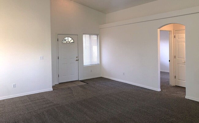 Building Photo - Charming 3+2 home in the heart of Kingman!