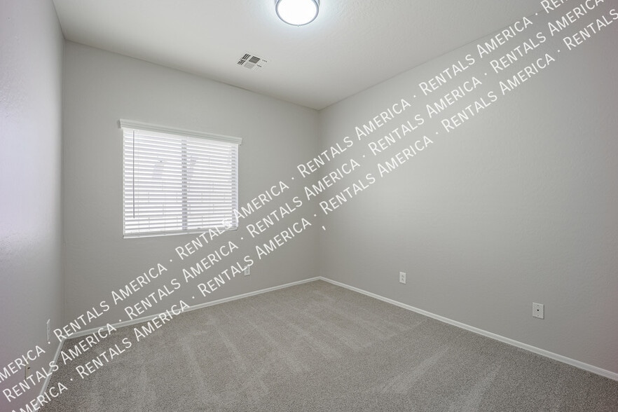 Building Photo - 2738 E Indian Wells Pl