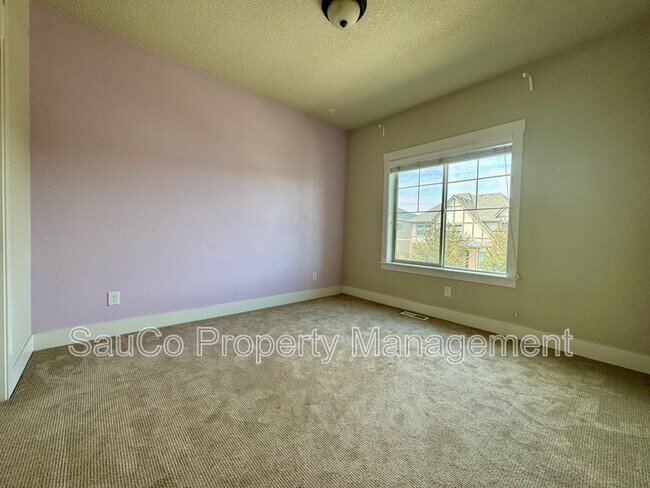 Building Photo - 16858 SW Larkspring Ln