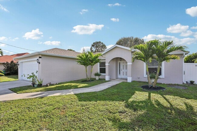 Building Photo - 5920 NW Wolverine Rd