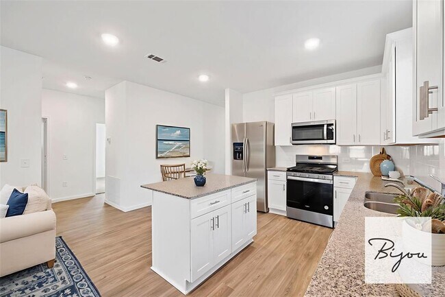 Building Photo - 1316 Ventura Crk Dr