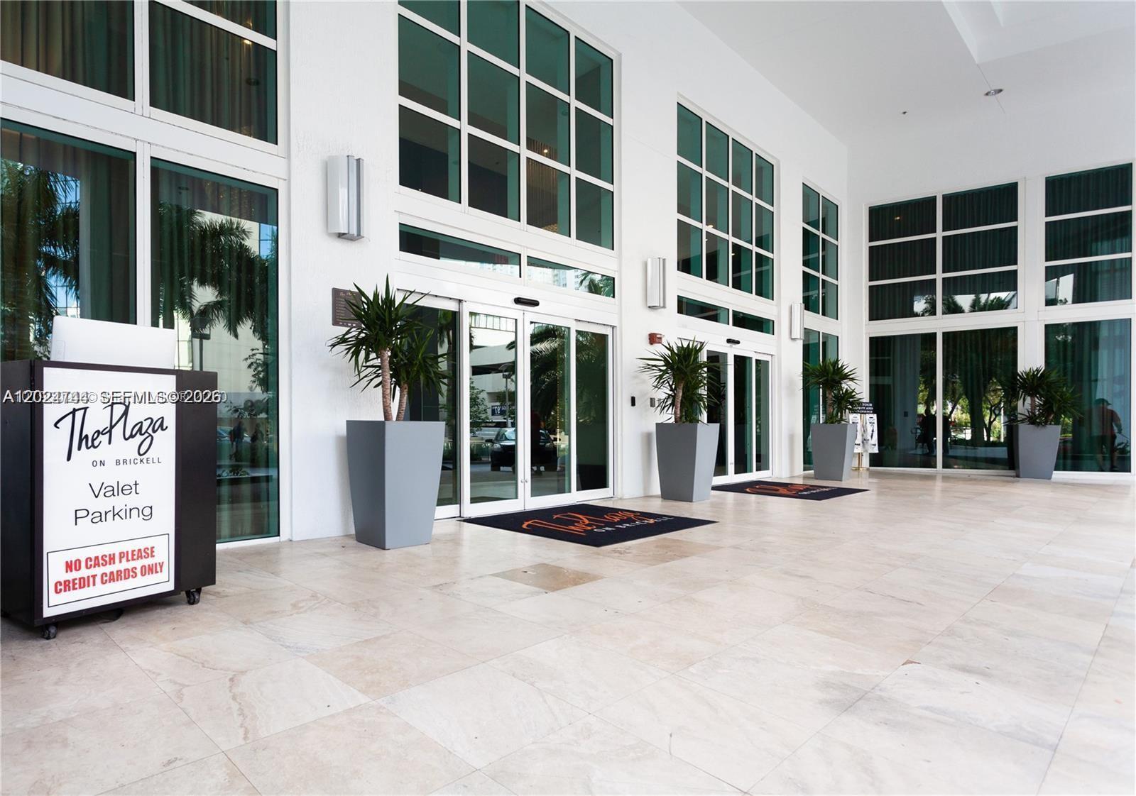 Building Photo - 951 Brickell Ave