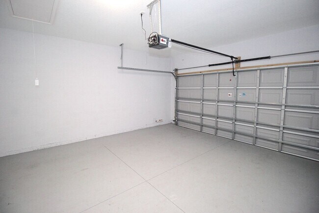 Building Photo - Luxury 4 Bed 2 Bath Townhome in Cypress Kn...