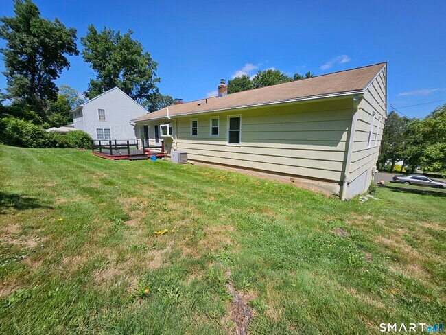 Building Photo - 172 Country Hills Rd