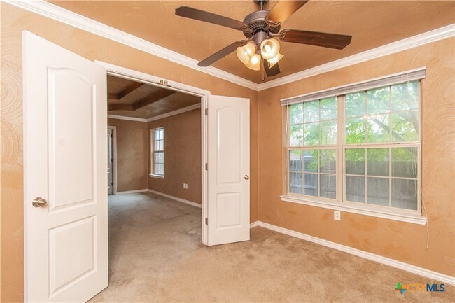 Building Photo - 305 Hedy Dr