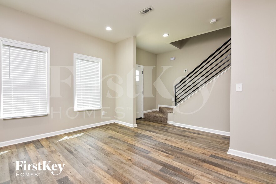 Building Photo - 6188 Leverett Dr