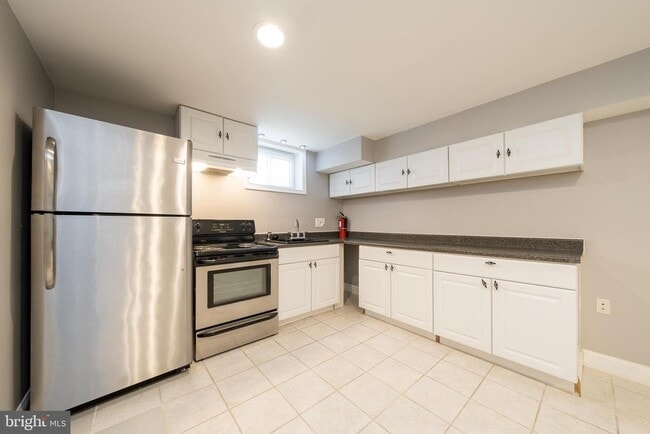 Building Photo - 4305 Oglethorpe St