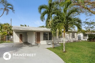 Building Photo - 6461 SW 16th Ct