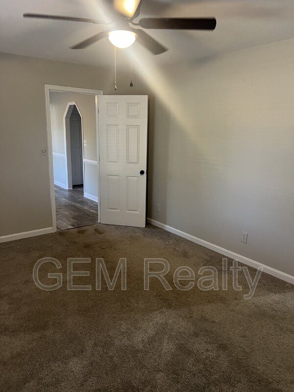 Building Photo - 103 Holmes Ct