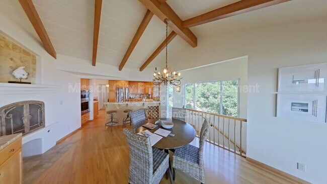 Building Photo - 1227 Viscaino Rd