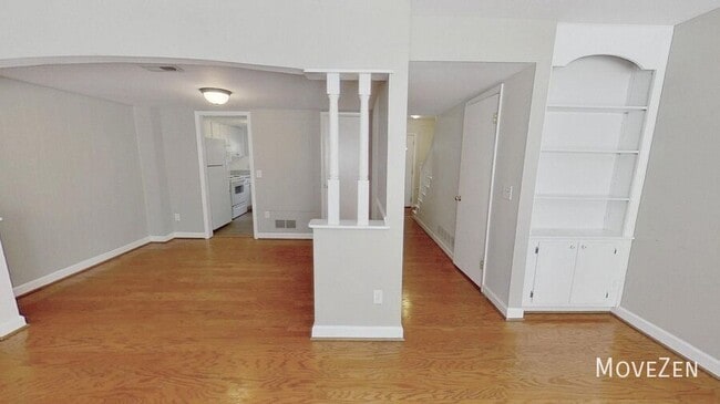 Building Photo - 3003 Overton Dr