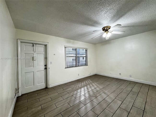 Building Photo - 30 SE 4th Ave