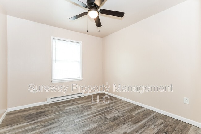 Building Photo - 50 Dahlia St