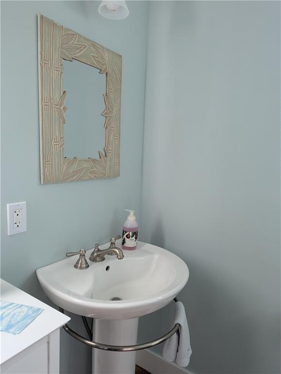 Building Photo - 209 Pond Shore Dr