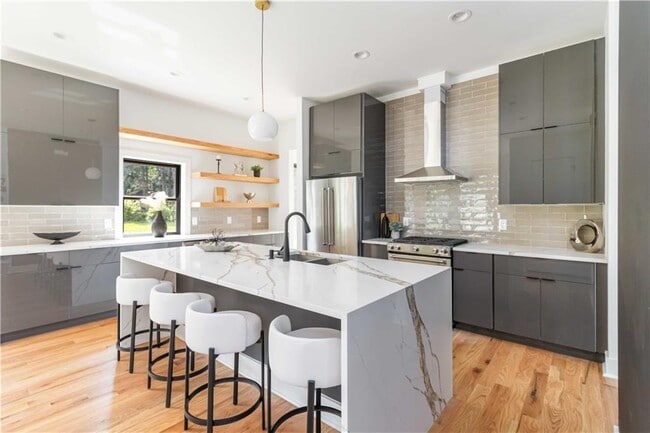 Building Photo - 1554 Columbia Cir