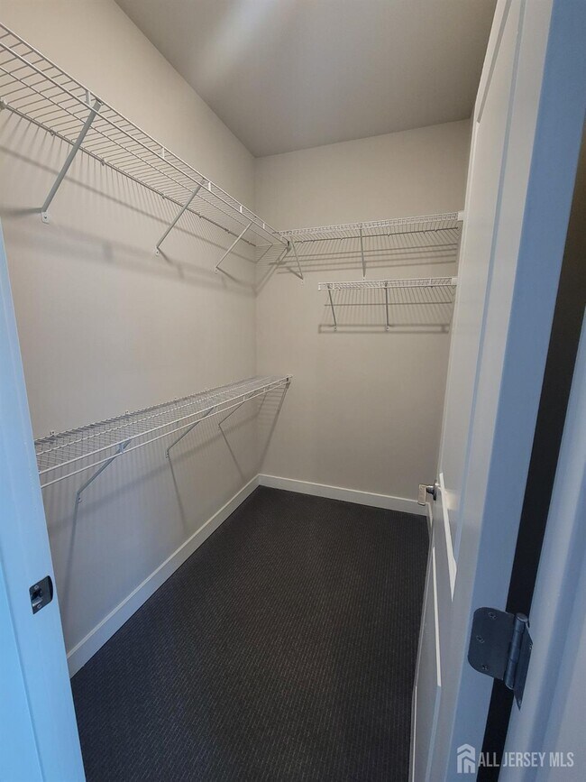 Building Photo - 520 Lasko Ln