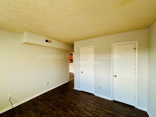 Building Photo - 203 Sunn Aire Ct