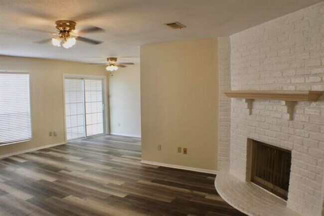 Building Photo - 8690 Manion Dr