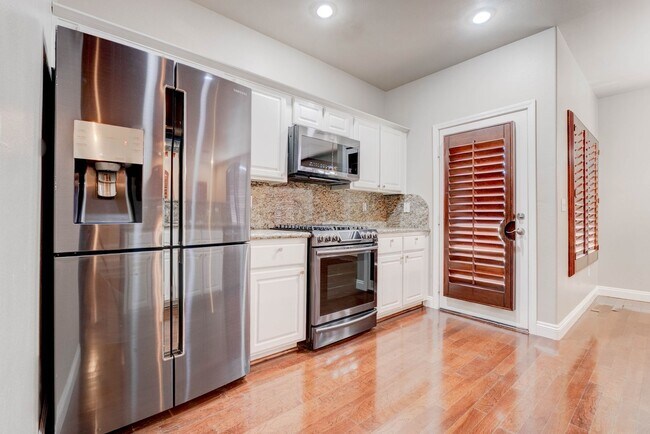 Building Photo - 10001 Crimson Palisades Pl