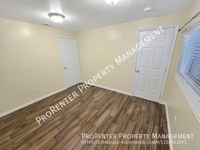 Building Photo - 2208 Kays Creek Dr