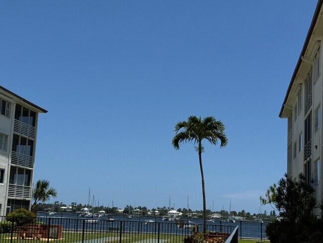 Building Photo - 4500 N Flagler Dr