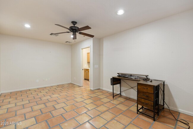 Building Photo - 2320 S Sorrelle