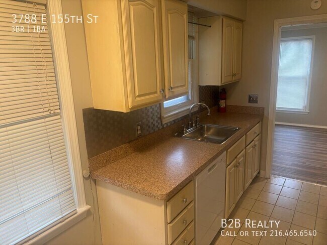 Building Photo - 3788 E 155th St