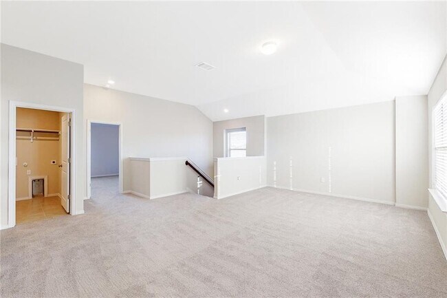 Building Photo - 17212 Crowndale Dr