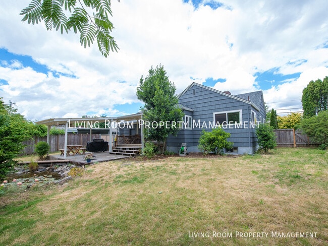 Building Photo - 8300 NE Tillamook St